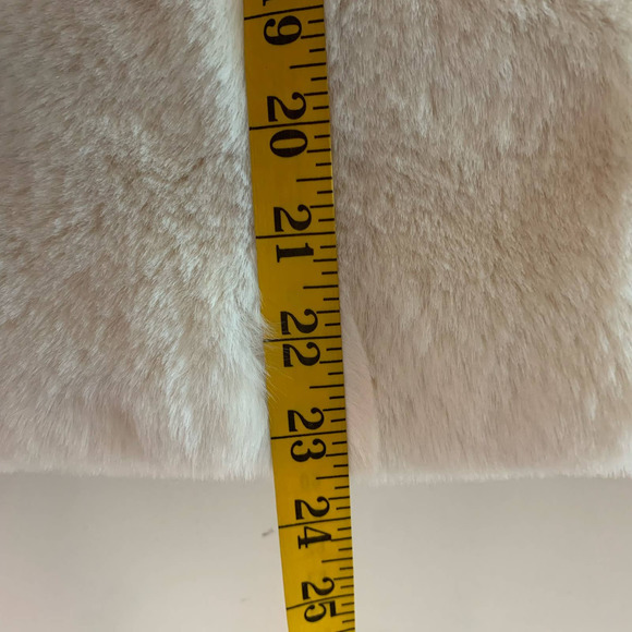 NOIZE‎ Loretta Faux Fur Cropped Double Breasted Plush Vegan Coat - NWT NFR - Picture 16 of 16